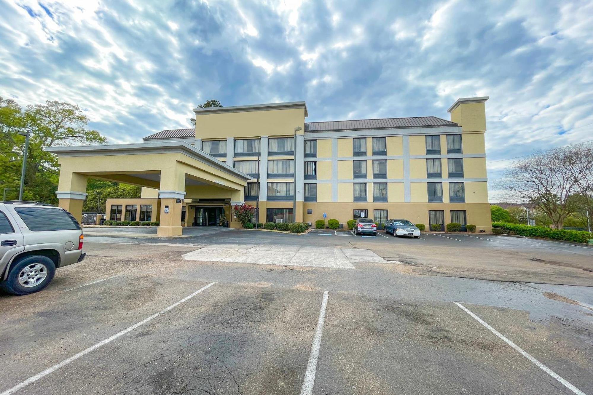 Oyo Townhouse Jackson - Ridgeland Hotel Kültér fotó